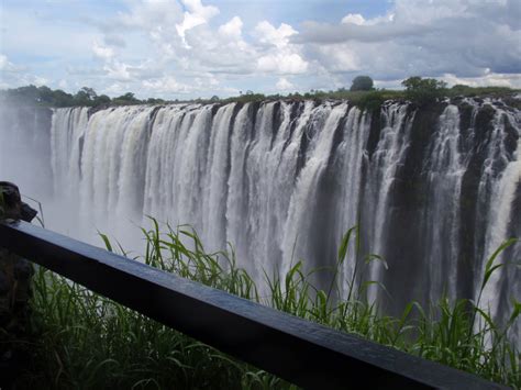 Amazing World: Amazing Victoria Falls in Zimbabwe, The Largest Waterfalls