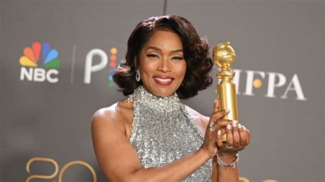 Golden Globes 2023 Angela Bassett Homenajea A Chadwick Boseman