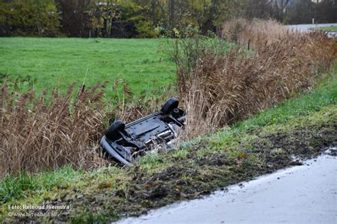 Auto Belandt Op Zijn Kop In Sloot Aagtekerke HVZeeland Nieuws En