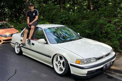 Foto Sedan Lawas Honda Accord Maestro Tampil Elegan Dan Minimalis