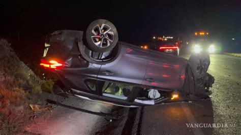 Se Atraviesa Sin Precauci N Y Provoca Aparatosa Volcadura En La