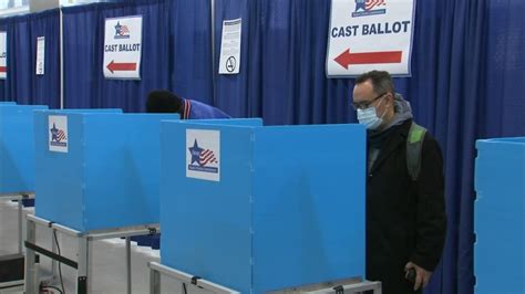 Early Voting Chicago Voters Select Police District Council Members