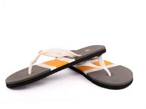 Lyvi Eva Sheet Men S Hawai Slippers At Rs Pair In Delhi Id