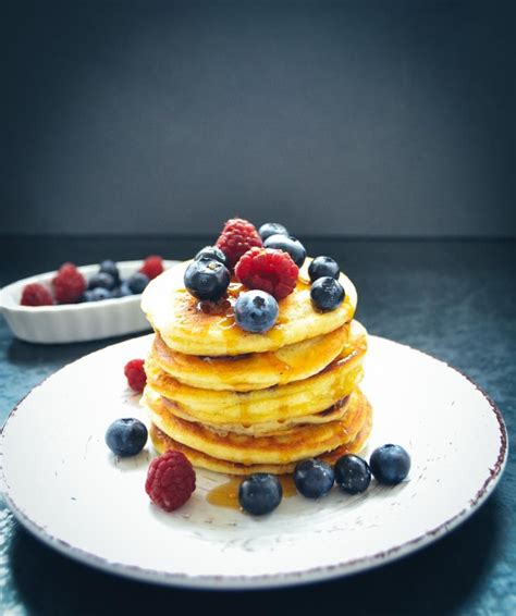 Dicke Fluffige Pancakes Rezept Mit Banane Blaubeeren Kochen Aus