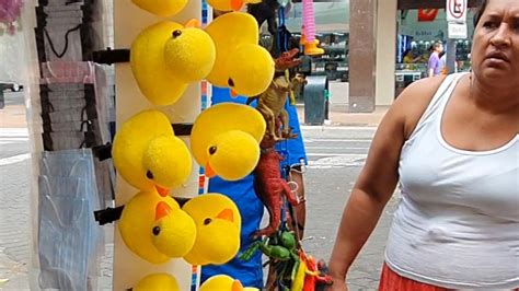 Patos Amarillos Kawaii Inundan Las Ciudades De Ecuador Los Productos