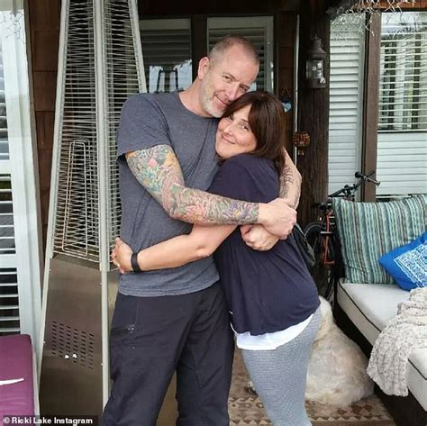 Ricki Lake Poses Nude In A Bathtub As She Shares Grateful For Her