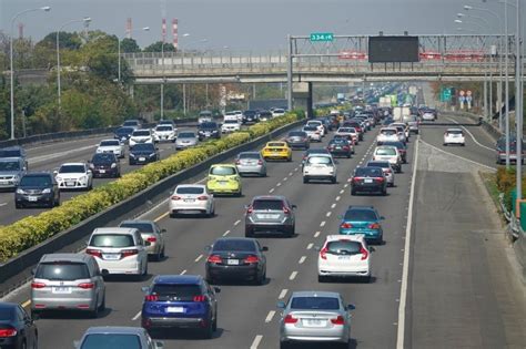 中秋連假車潮要來了！國道交通疏導 高乘載、收費措施一張圖看懂 上報 焦點