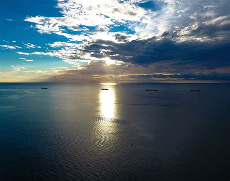 Fort Lauderdale Beach Sunrise - Evan "Endeavor" Oder