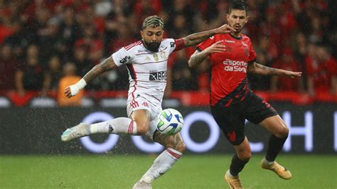 Quem Marcou O Gol Do Flamengo - Flamengo e Grêmio fazem tira-teima histórico na se... | VEJA