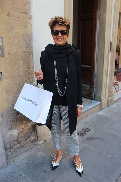 Florence Street Style Street Style Women Over 50 Womens Fashion Italian Fashion Street