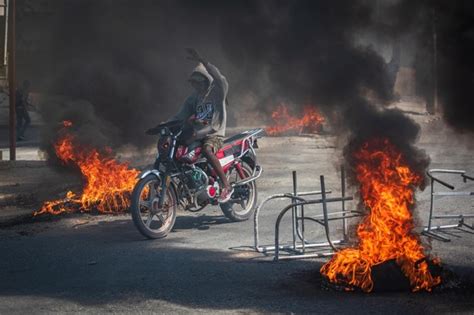 Niemal Wi Ni W Uciek O Stan Wyj Tkowy Na Haiti Po Szturmie