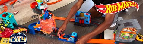 Hot Wheels City Super Spin Dealership Play Set Amazon Co Uk Toys Games