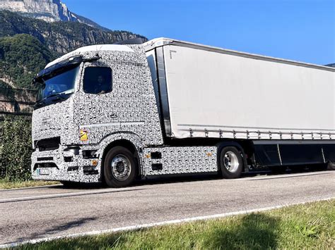 Mercedes D Voile Un Peu Plus Son Eactros Trm Fr