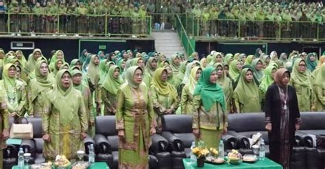 Wali Kota Eva Dwiana Hadiri Pelantikan Pengurus Pwnu Muslimat Lampung