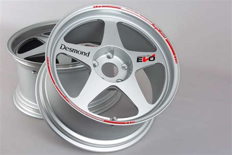 Desmonds New Regamaster Evo Ii Wheel Is One Awesome 90s Throwback