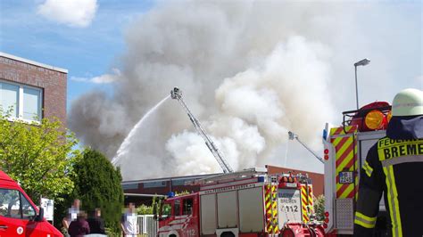 Garagenbrand In Der Neustadt Schwarze Rauchwolke Ber Bremen