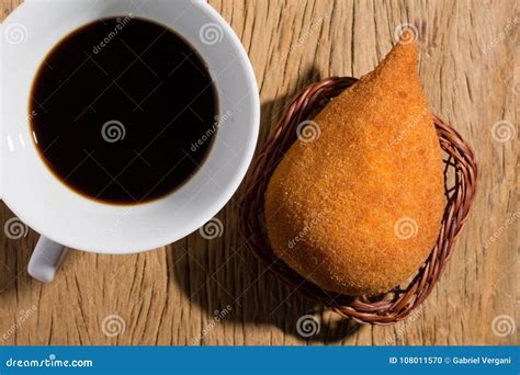 Coxinha Es Una Comida Frita Tradicional En El Brasil Bocado Y E Foto