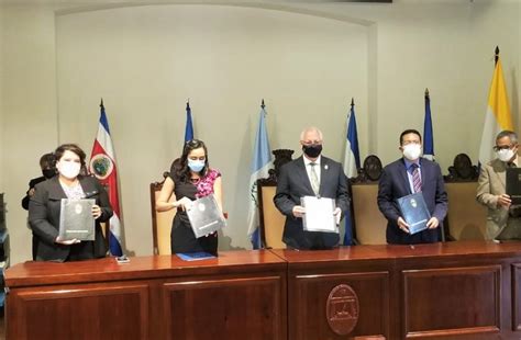 Unah Firma Convenio Marco De Cooperación Con El Parlamento