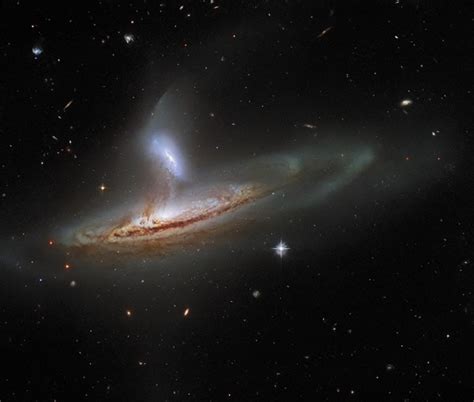 Snapshot Hubble Captures Elegant Pair Of Interacting Galaxies