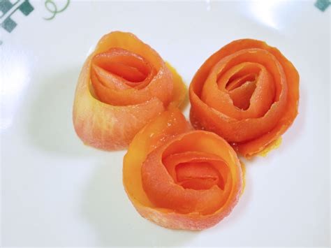 How to Make a Rose Out of a Tomato: 10 Steps (with Pictures)