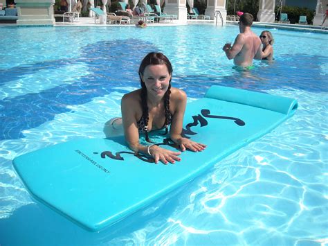 Bikini Model Monica AI Enhanced MicroZodiac 026 Topaz Denoise Faceai Porn Pic