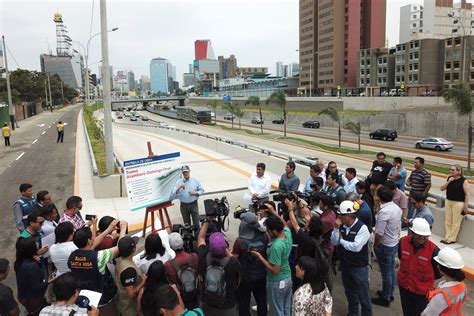 Alcalde De Lima Jorge Muñoz Entregó El Mejoramiento Vial De Paseo De La