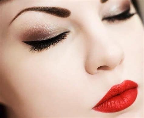 25 Glamorous Makeup Ideas With Red Lipstick