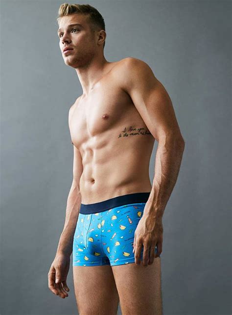 Homens De Cueca Matthew Noszka De Cueca