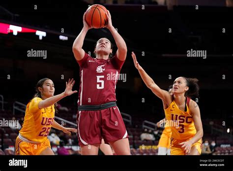 Washington State Guard Charlisse Leger Walker Center Shoots As