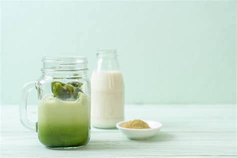 Cubo De Hielo Matcha T Verde Con Leche Foto Premium