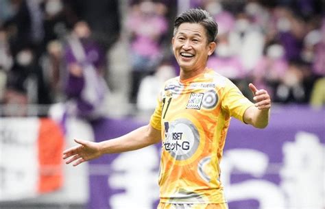 Football Kazuyoshi Miura Veut Jouer Jusqu Ans