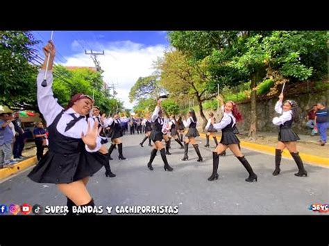 Incoa Latin Band Internacional Previo Al Inicio Del Desfile De Correo