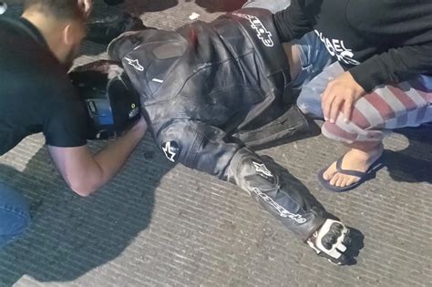 Queda Con Heridas Graves Al Derrapar En Su Moto