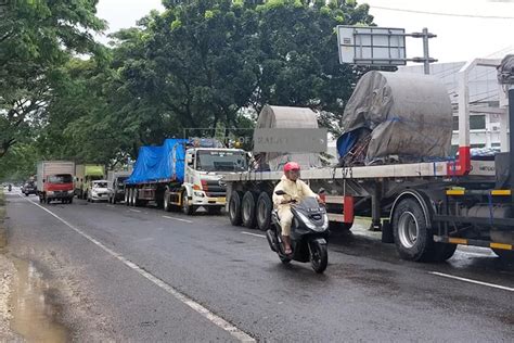 Curhat Sopir Soal Pengerjaan Jembatan Juwana Yang Timbulkan Kemacetan