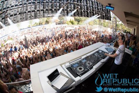 Tiesto Las Vegas Resident DJ At Omnia Tao Beach Wet Republic Liv