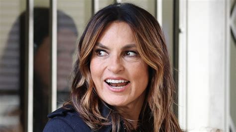 Law And Order Svu Star Mariska Hargitay Surprises Fans With Risque New