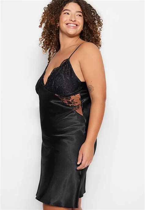 Jual Trendyol Plus Size Satin Lace Nightgown Original 2024 Zalora