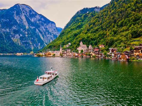 premium photo beautiful mountain village hallstatt   austrian