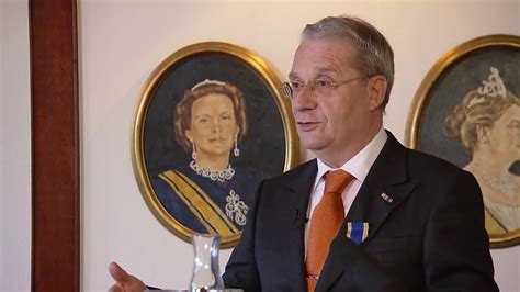 Generaal Van Loon Onderscheiden Met Bijzondere Vredesprijs Kosovo