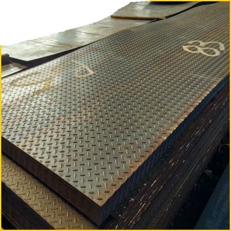 A Hot Rolled Black Chequered Carbon Steel Sheet Checkered Plate