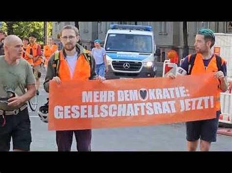 Protestmarsch Letzte Generation In Halle Youtube