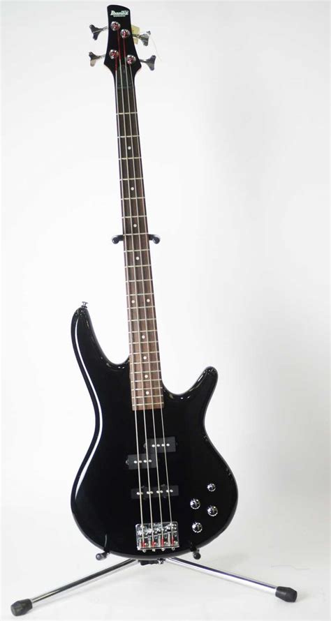 Lot 758 - Ibanez Soundgear active Bass