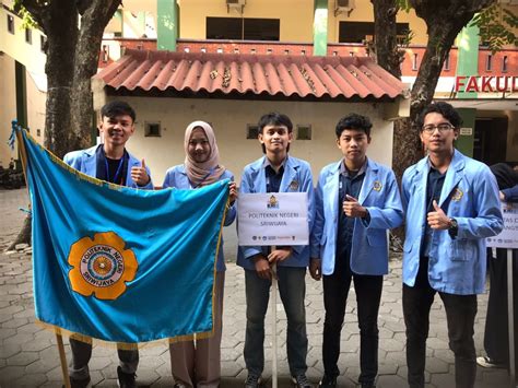 kemenangan duel  ugm tim robot polsri  mampu juara kontes robot