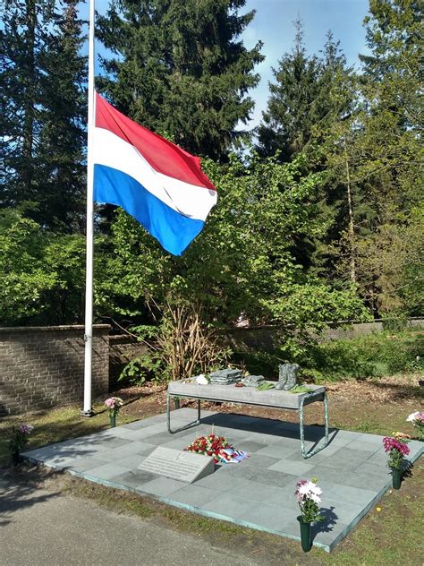 Amersfoort Rusthof War Memorial A Photo On Flickriver