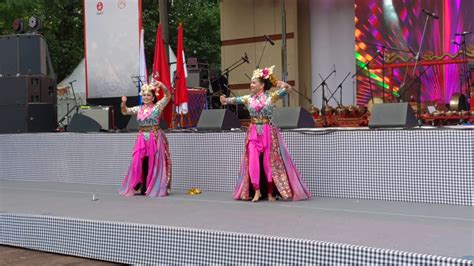 Tari Jaipong Rampak Gendang At Festival Indonesia Moscow 2019 Youtube