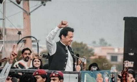 Imran heads to Pindi today for ‘climax’ of long march - Pakistan - DAWN.COM
