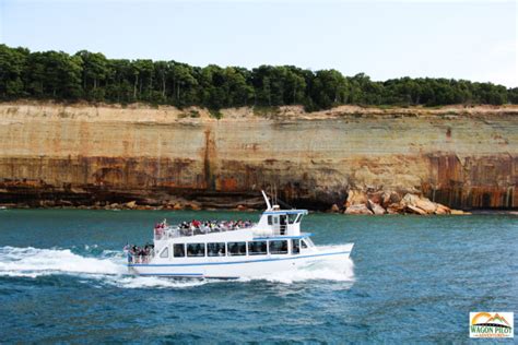 Pictured Rocks Boat Tours