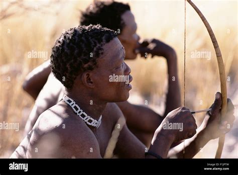 Hunter With Bow And Arrow Hi Res Stock Photography And Images Alamy