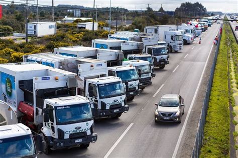 Camioneros Inician Paro Indefinido Reclaman Por El Alza En El Precio