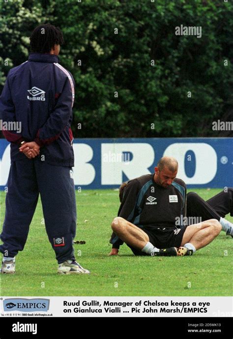 Gianluca Vialli And Ruud Gullit Hi Res Stock Photography And Images Alamy